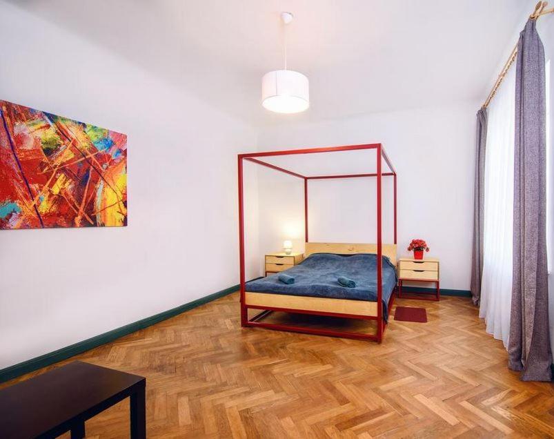Coffee Home Hostel Lviv Bagian luar foto